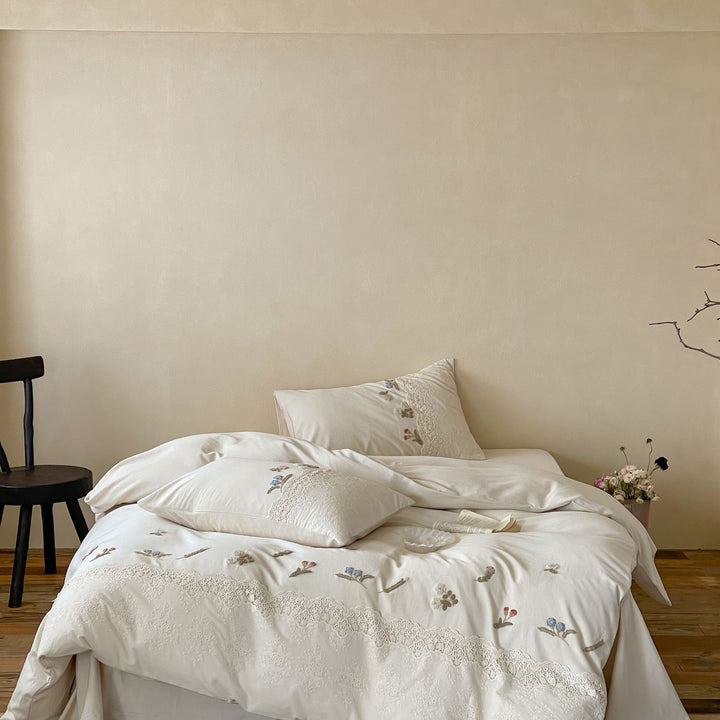 Embroidered Cotton Sateen Lace-Trim Duvet Cover Set with Botanical Appliqué
