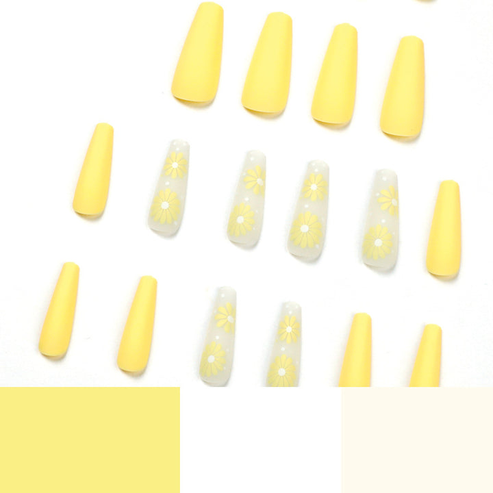 Elegant and artistic artificial nails Stornfield