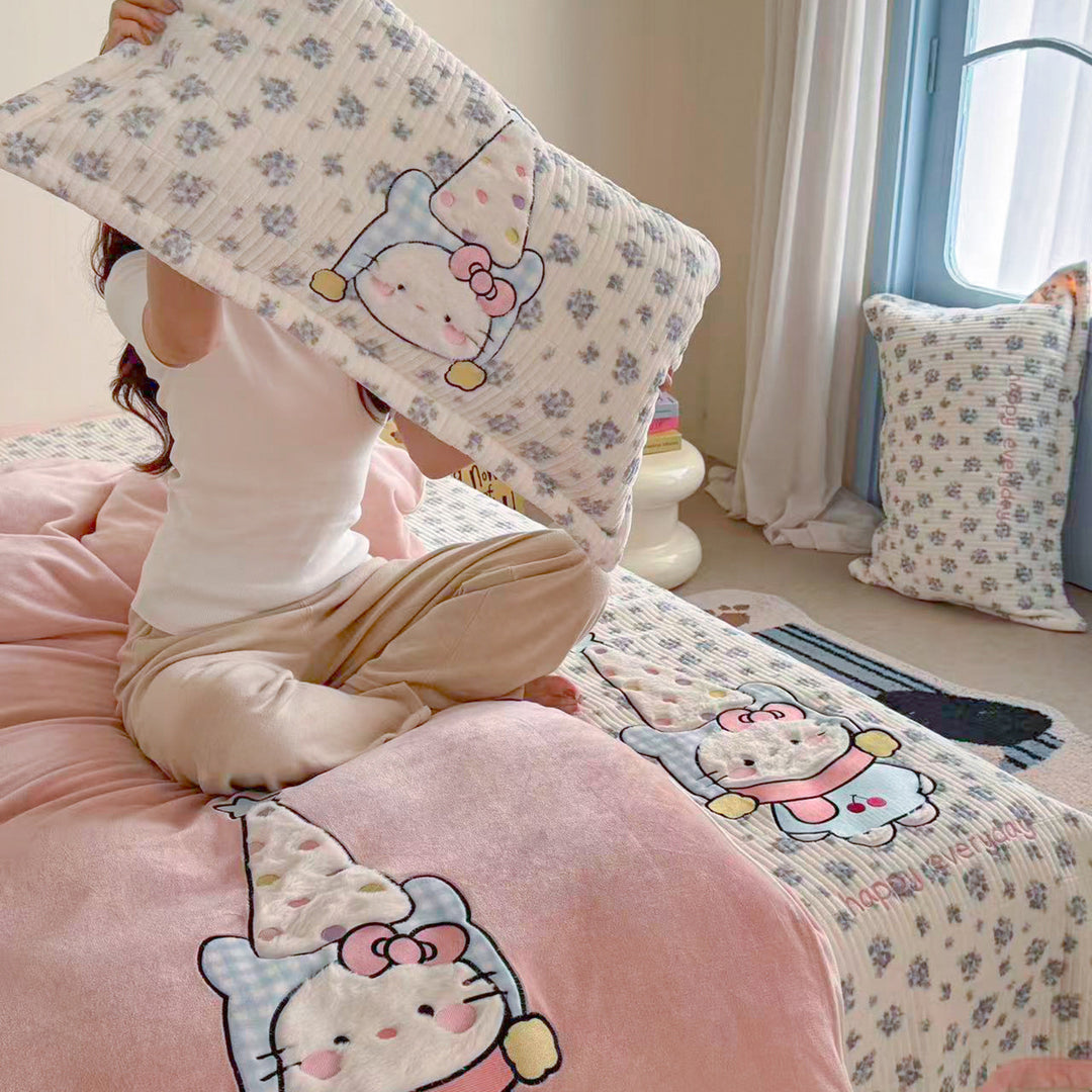 Quilted Cotton Bedspread Set with Dimensional Cat Appliqué & Pillow Shams