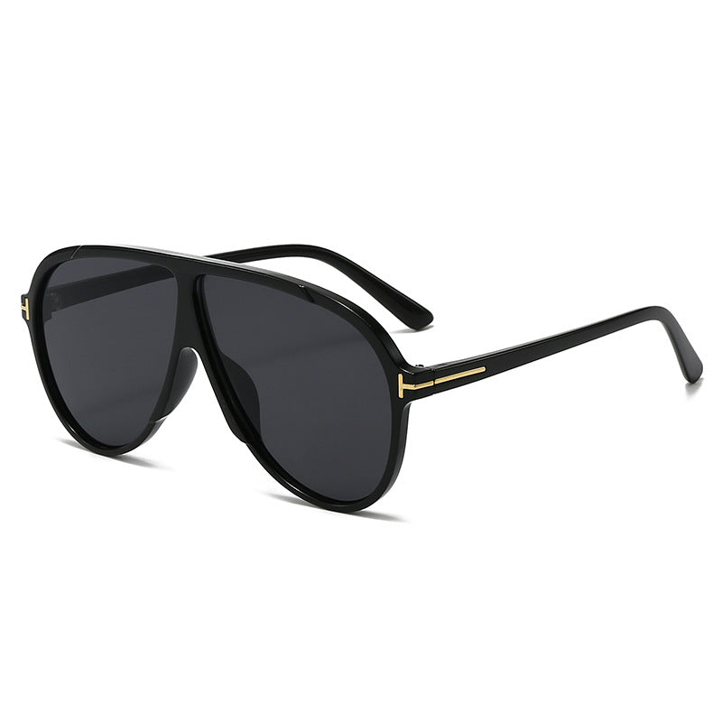 Women's large sunglasses with modern design and protective lenses Stornfield