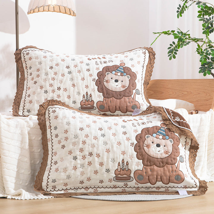 Women's pillow with charming elephant motif and delicate lace edge Stornfield