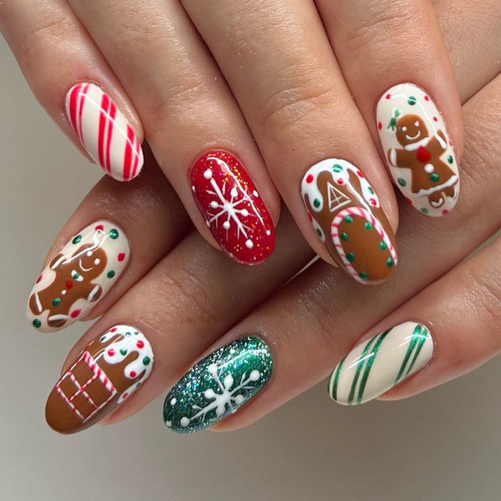 Artificial nail set with festive cookie design Stornfield