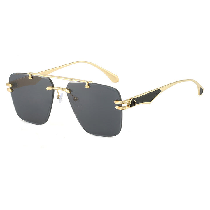 Women’s designer sunglasses in an extravagant frame Stornfield