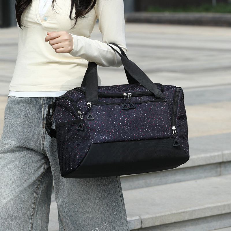 Sporty shoulder bag with versatile compartments Stornfield