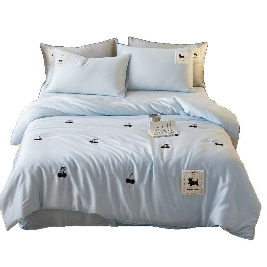 Bedding set made of cotton satin with subtle cherry embroidery and application patch