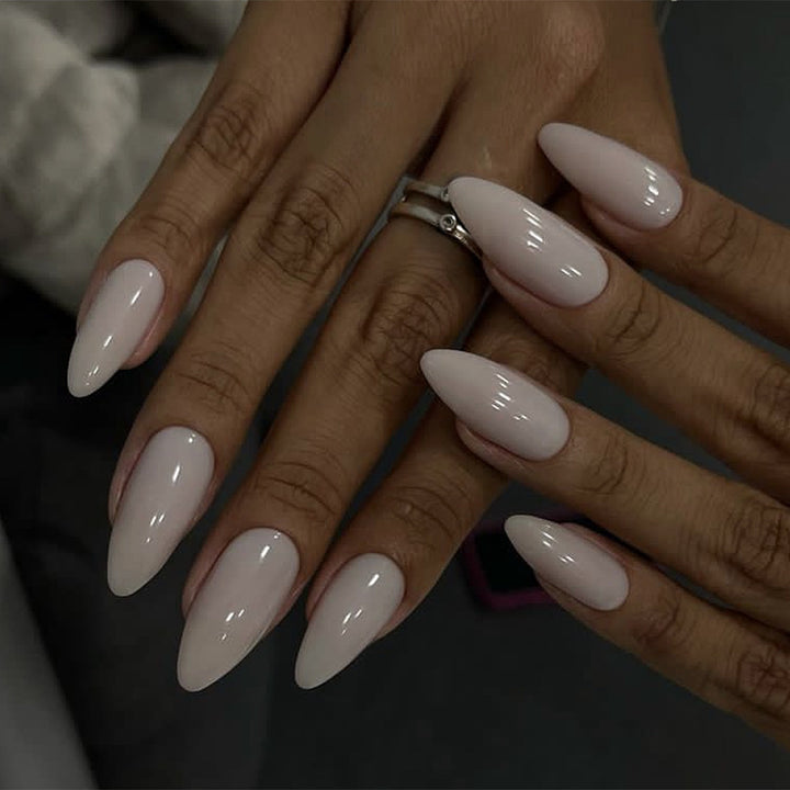 Artificial nail set with shiny finish and elegant shapes Stornfield