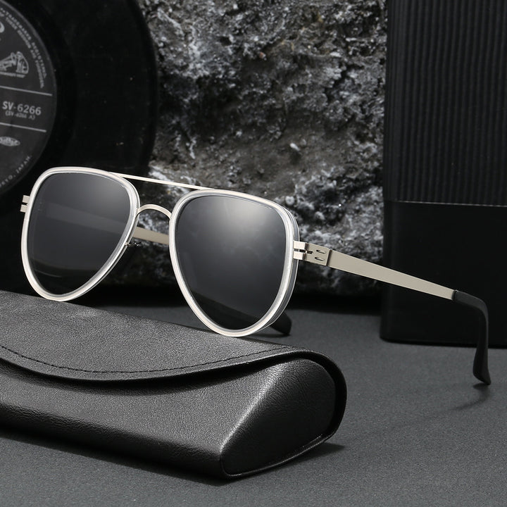Women Aviator Sunglasses with robust metal frame and polarized lenses Stornfield