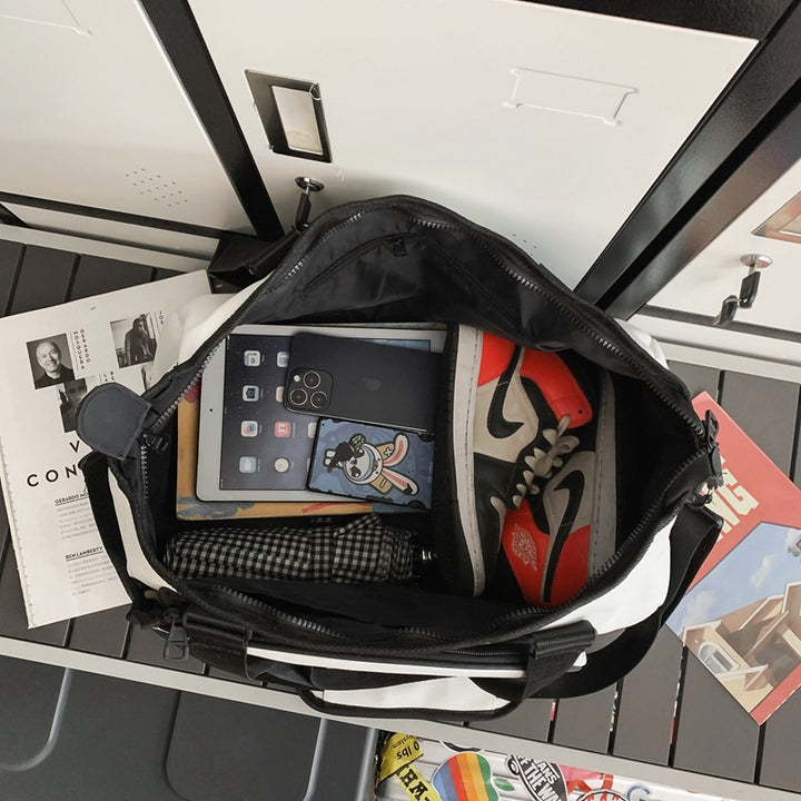 Practical sports and travel bag with ergonomic design Stornfield