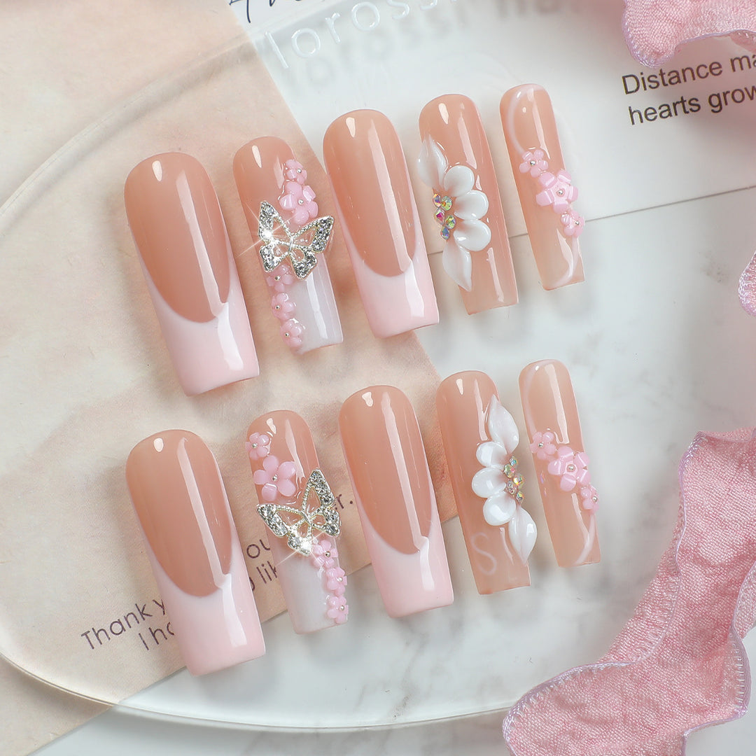 Artificial nail set with floral and extravagant 3D decorations Stornfield