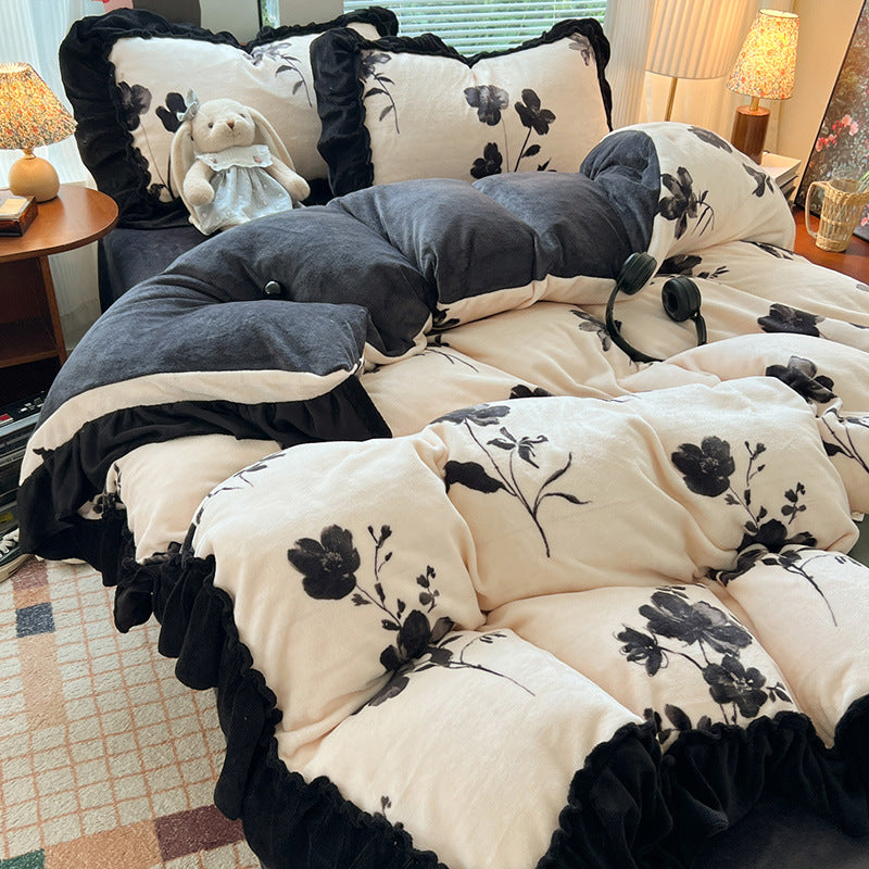Floral Patterned Plush Comforter Set