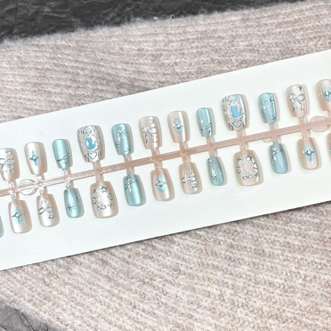 Artistic Press-On Nail Set with Elegant Star Design