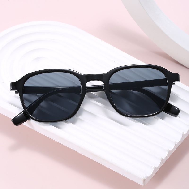 Ladies stylish sunglasses with round frame and UV protection Stornfield