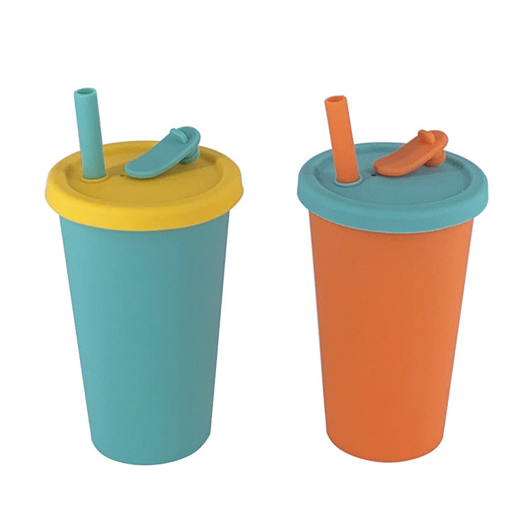 Ladies silicone drinking cup with lid and straw Stornfield