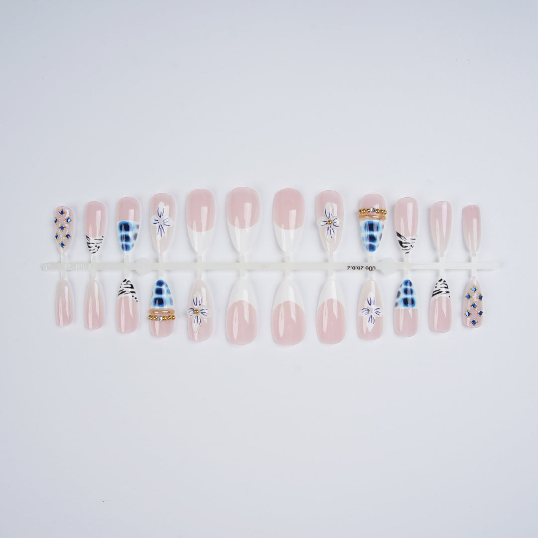 Premium Self-Adhesive Art Nails Stornfield