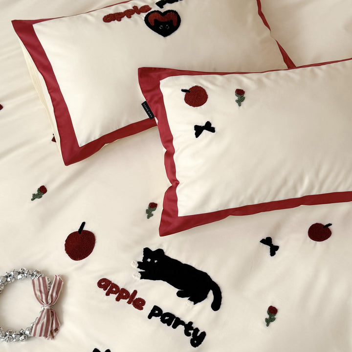 Embroidered Cotton-Blend Duvet Cover Set with Contrasting Border and Pillow Shams