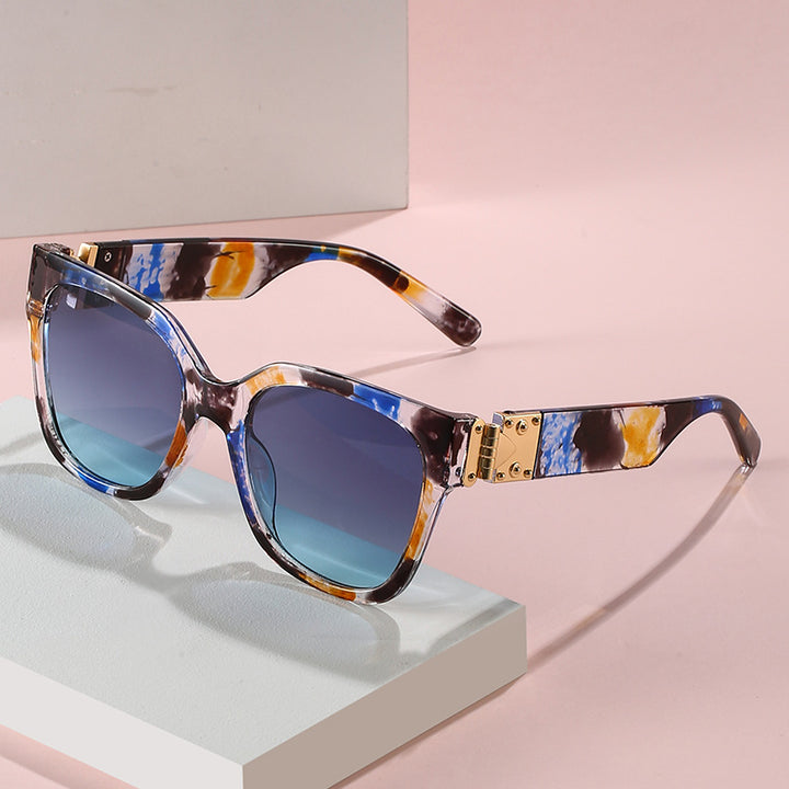 Women's elegant oversized sunglasses with luxurious metal accent Stornfield