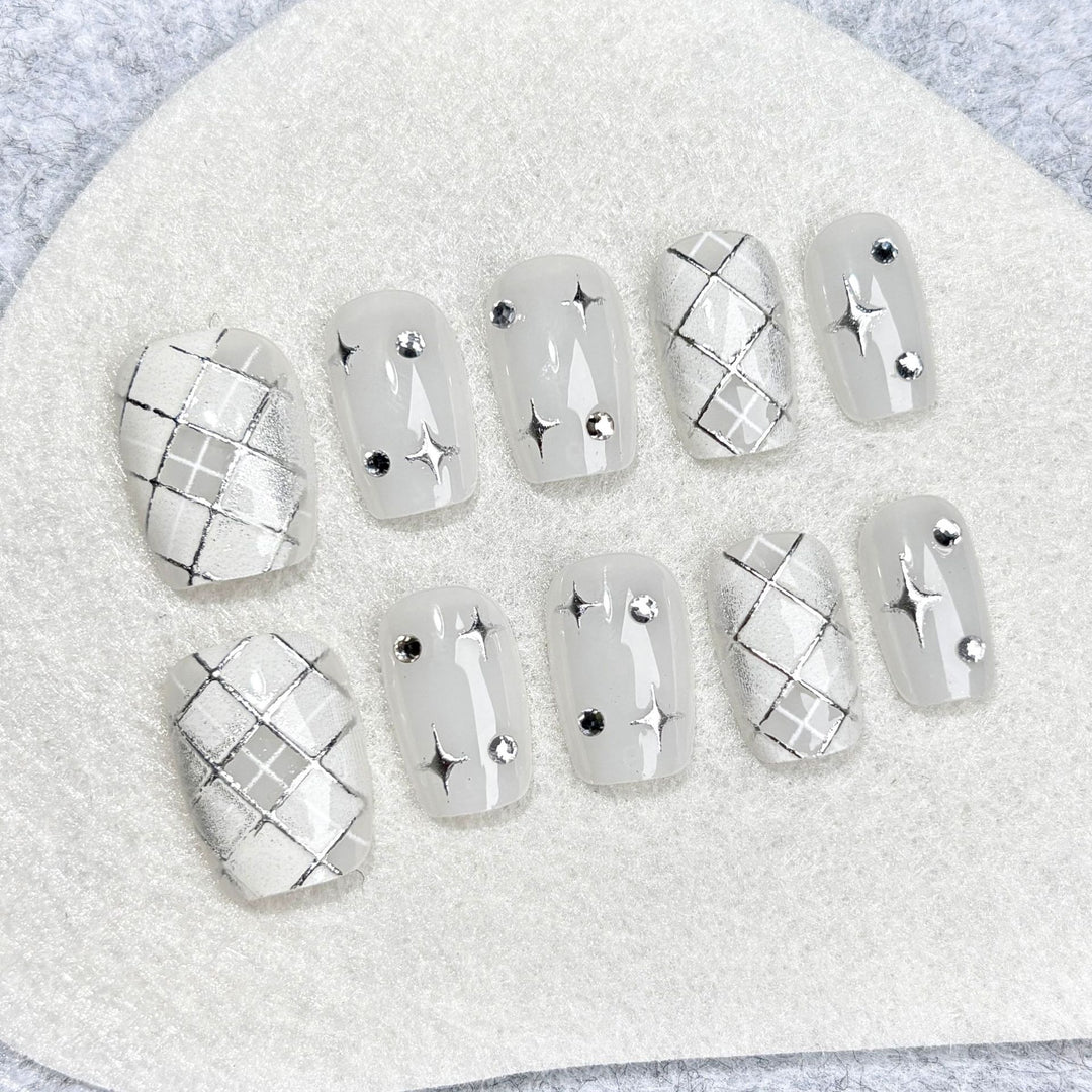Elegant Decorative Press-On Nail Set 1790745582