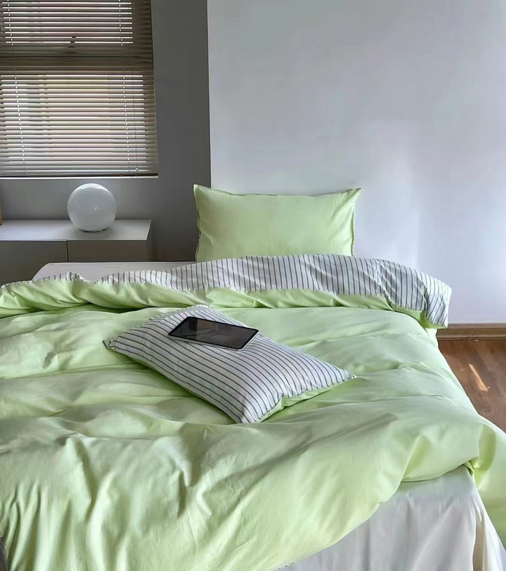Premium duvet cover and fitted sheet set