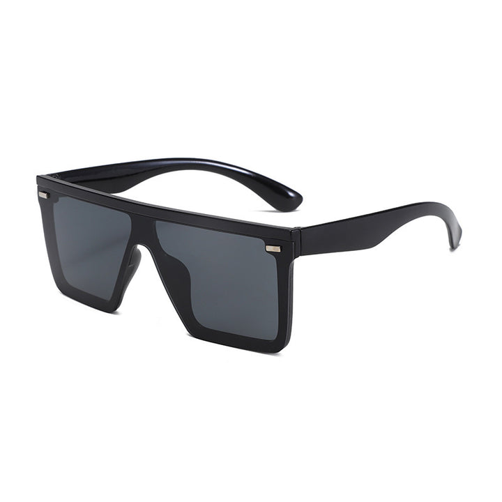 Women's Sporty Oversized Sunglasses with Modern Frame Stornfield