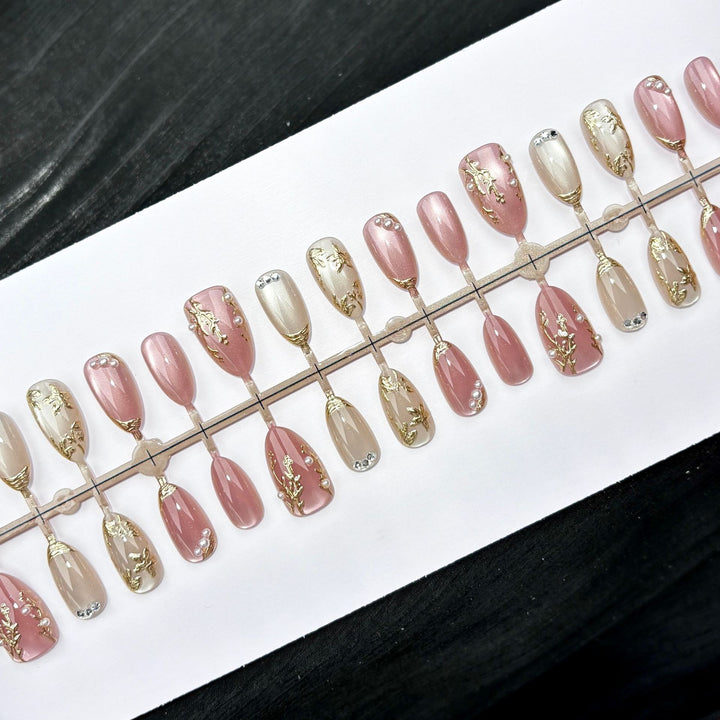 Elegant Polka Dot and Lace Press-On Nail Set