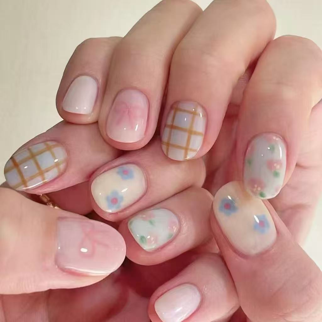 Artistic Cat-Themed Press-On Nail Art Set Stornfield