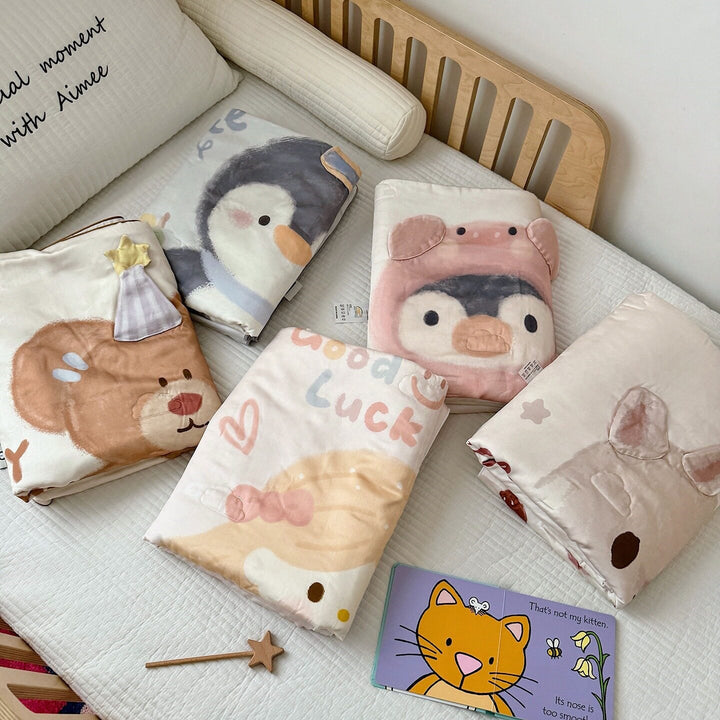 Children's bedding set with mermaid motif made of soft microfiber plush and quilted blanket