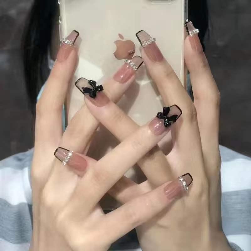 Artful and elegant acrylic nails Stornfield