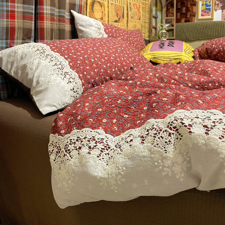 Floral Patterned Bedding Set