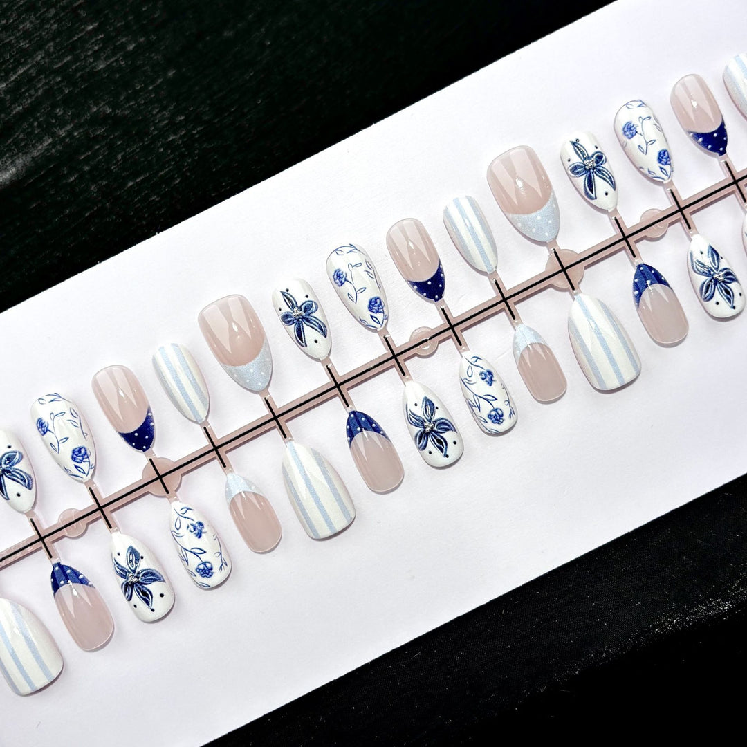 Artful Floral Press-On Nail Set