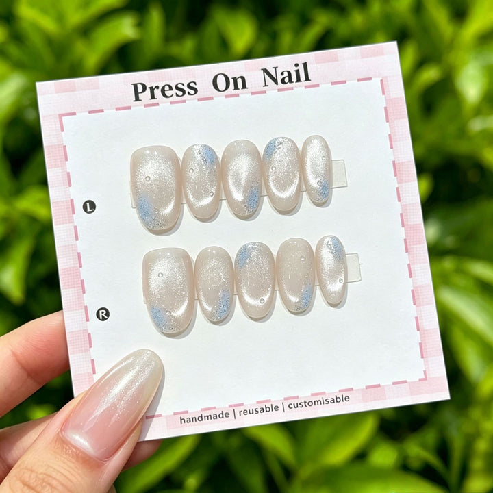 Customized Press-On Nail Set with Reusable and Elegant Design