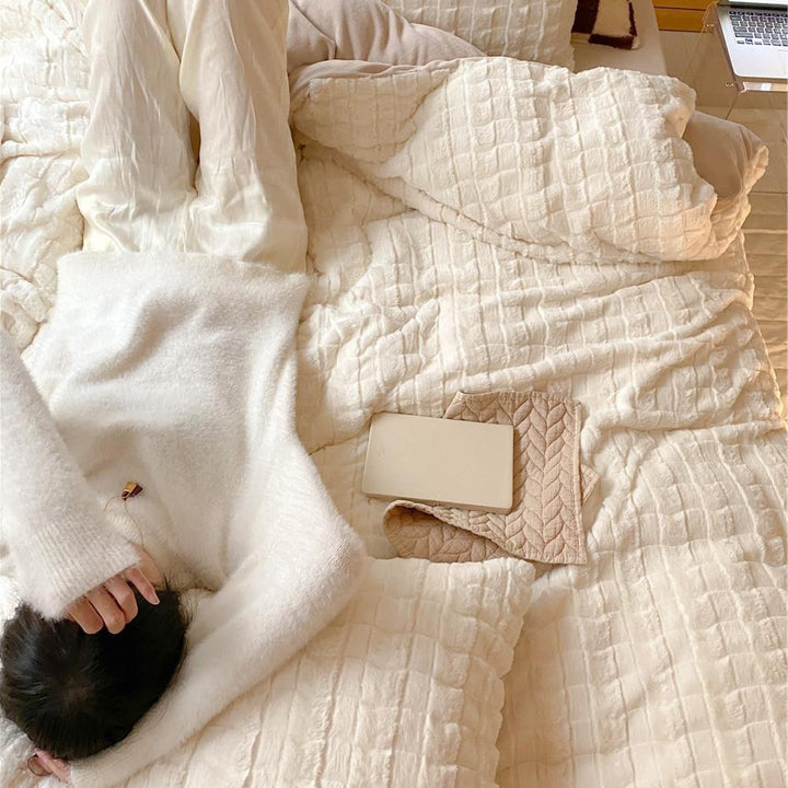Fluffy Waffle-Quilted Bedset made of Microfiber