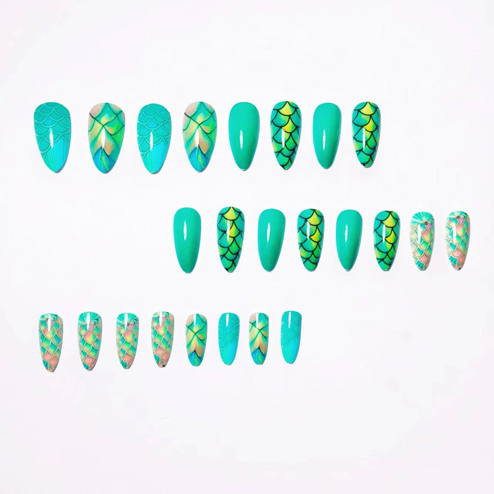 Artificial nails with scale pattern Stornfield