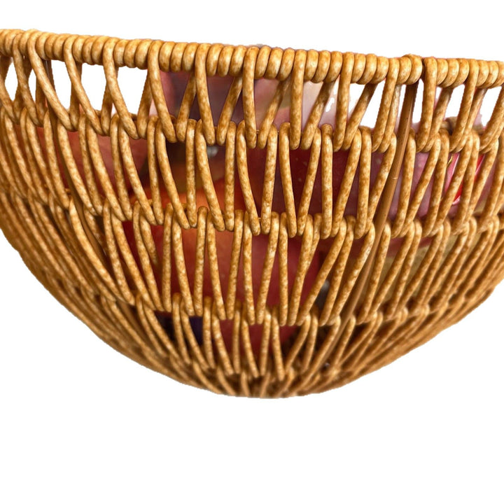 Women Fresh-keeping basket with decorative wooden handles Stornfield