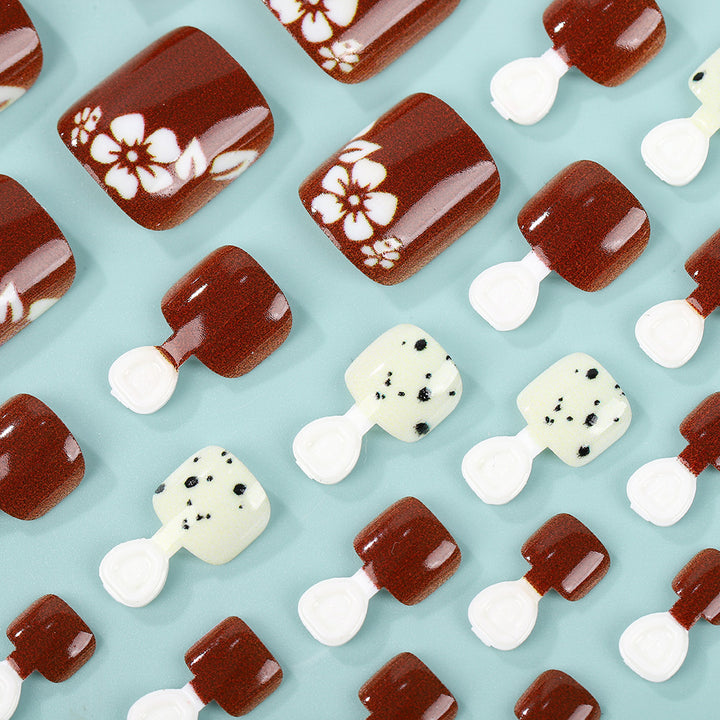 Artificial nails in elegant natural design Stornfield