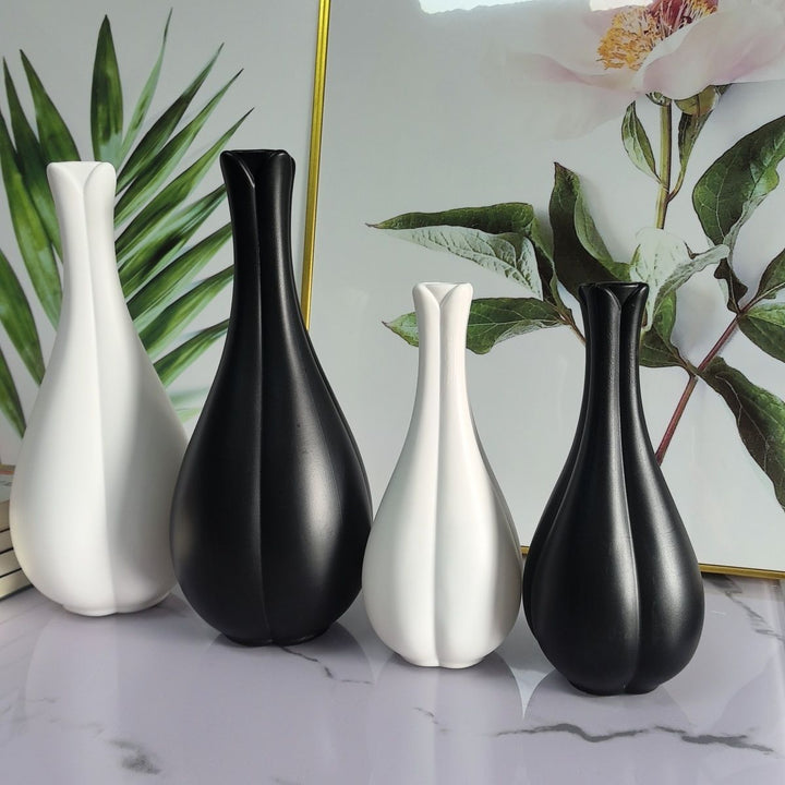 Modern Tulip-Shaped Decorative Vase Stornfeild
