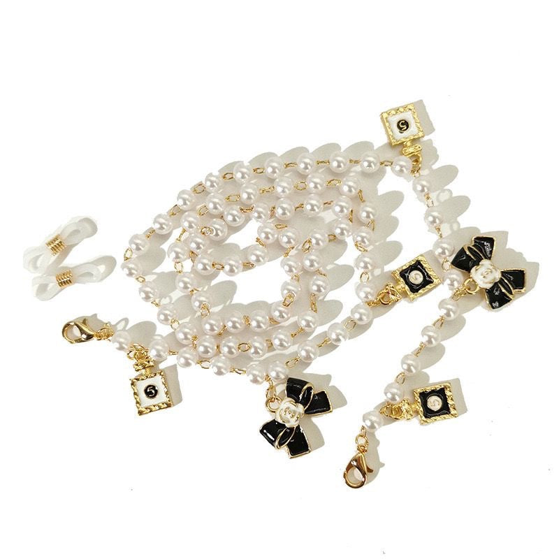 Fashionable glasses holder chain with pearls and pendants Stornfield