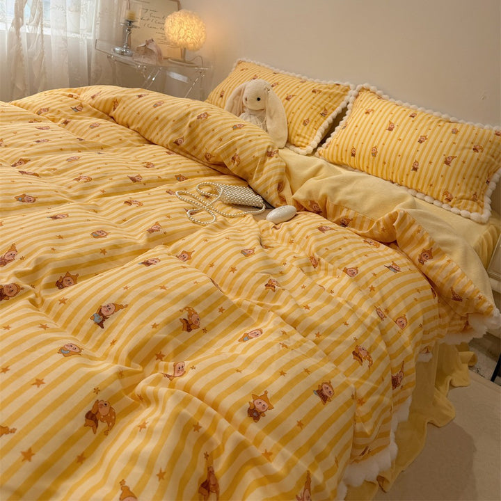 Reversible Sherpa-Back Duvet Cover Set with Gingerbread Print and Pom-Pom Trim