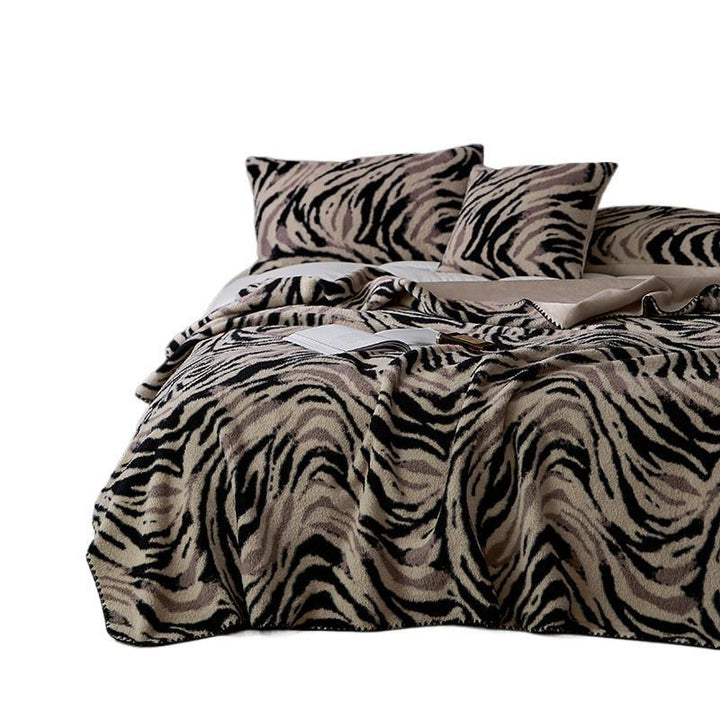 Decorative Flannel Bedspread Stornfield