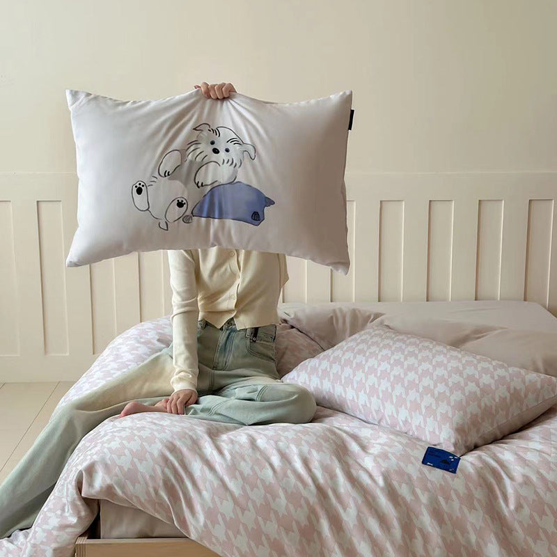 Reversible cotton satin duvet cover set with geometric square jacquard and concealed zipper
