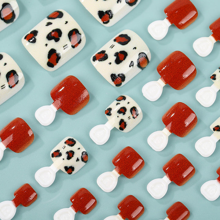 Creative and elegant art nails Stornfield