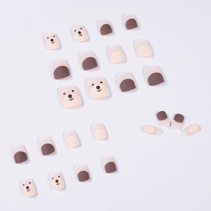 Cute nail art with bear motifs Stornfield