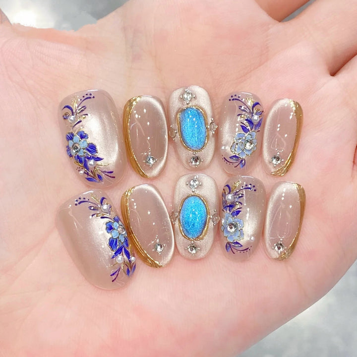 Elegant Floral-Designed Press-On Nails