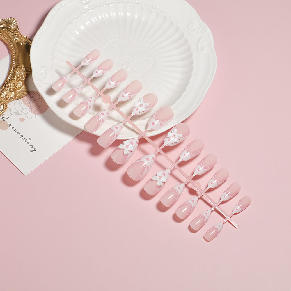 Elegant Floral Accent Press-On Nail Set Stornfield