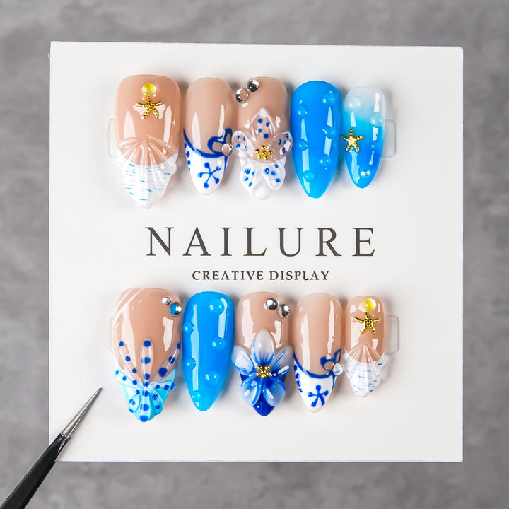 Artistic Themed Press-On Nail Art Set