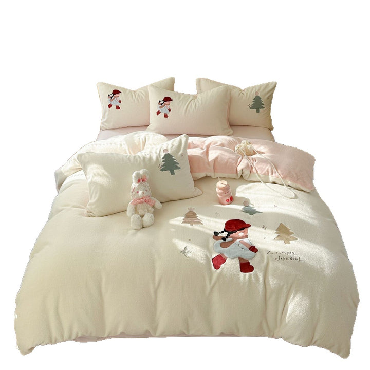 Children's bedding set with cozy fleece surface, embroidered figures and pillowcases