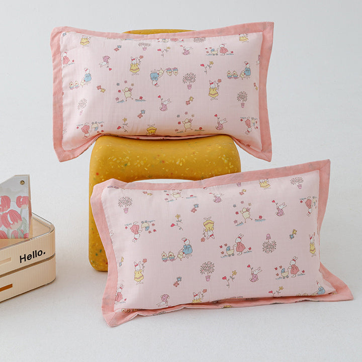 Children's pillowcase set made of breathable cotton blend with cute animal and fruit motifs