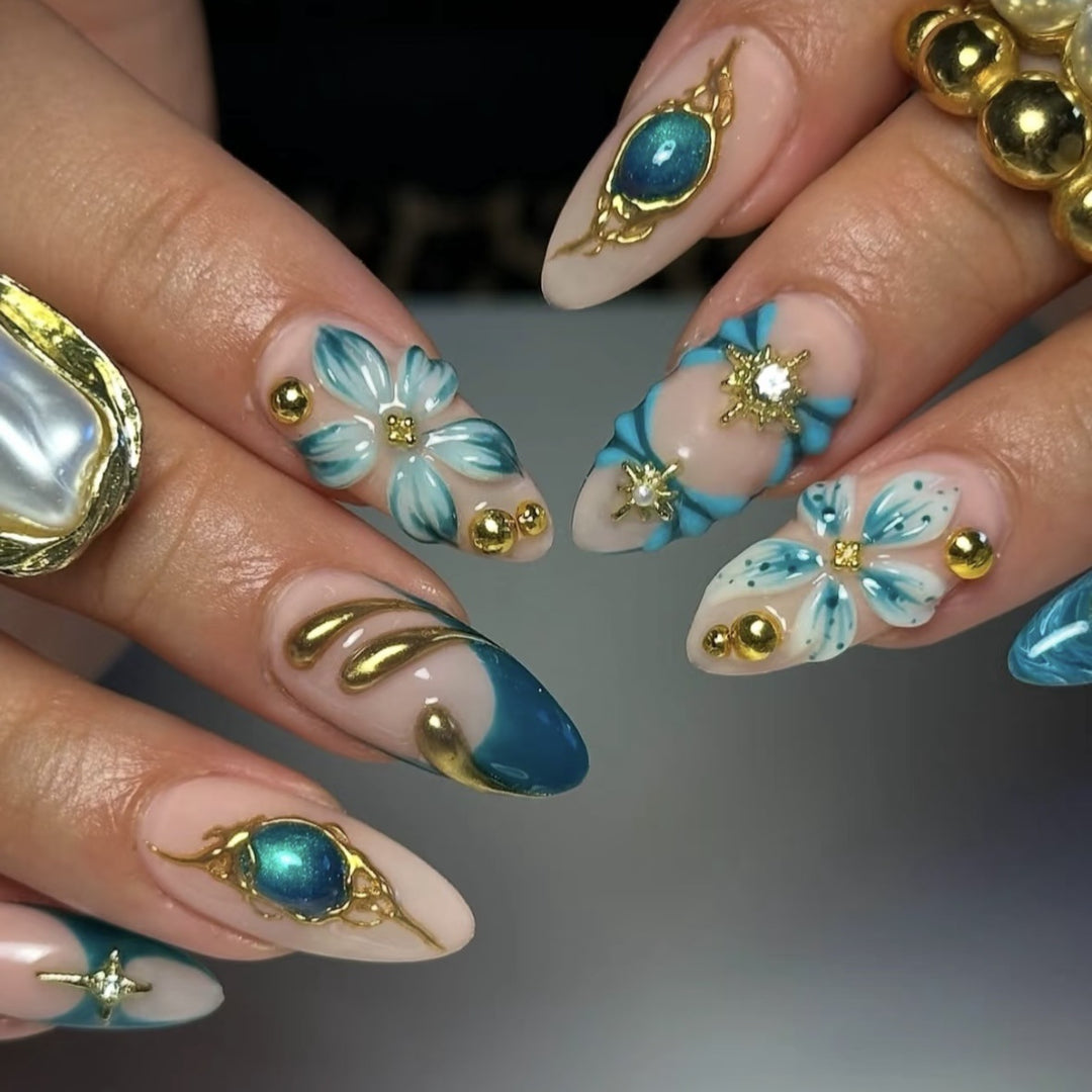 Decorative Press-On Nail Art Set with Elegant Patterns