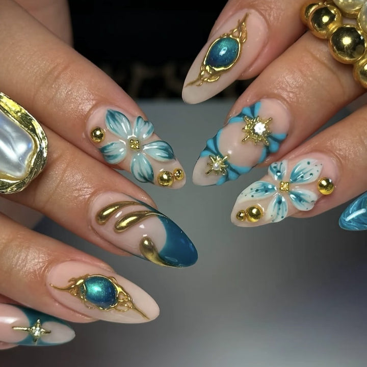 Decorative Press-On Nail Art Set with Elegant Patterns