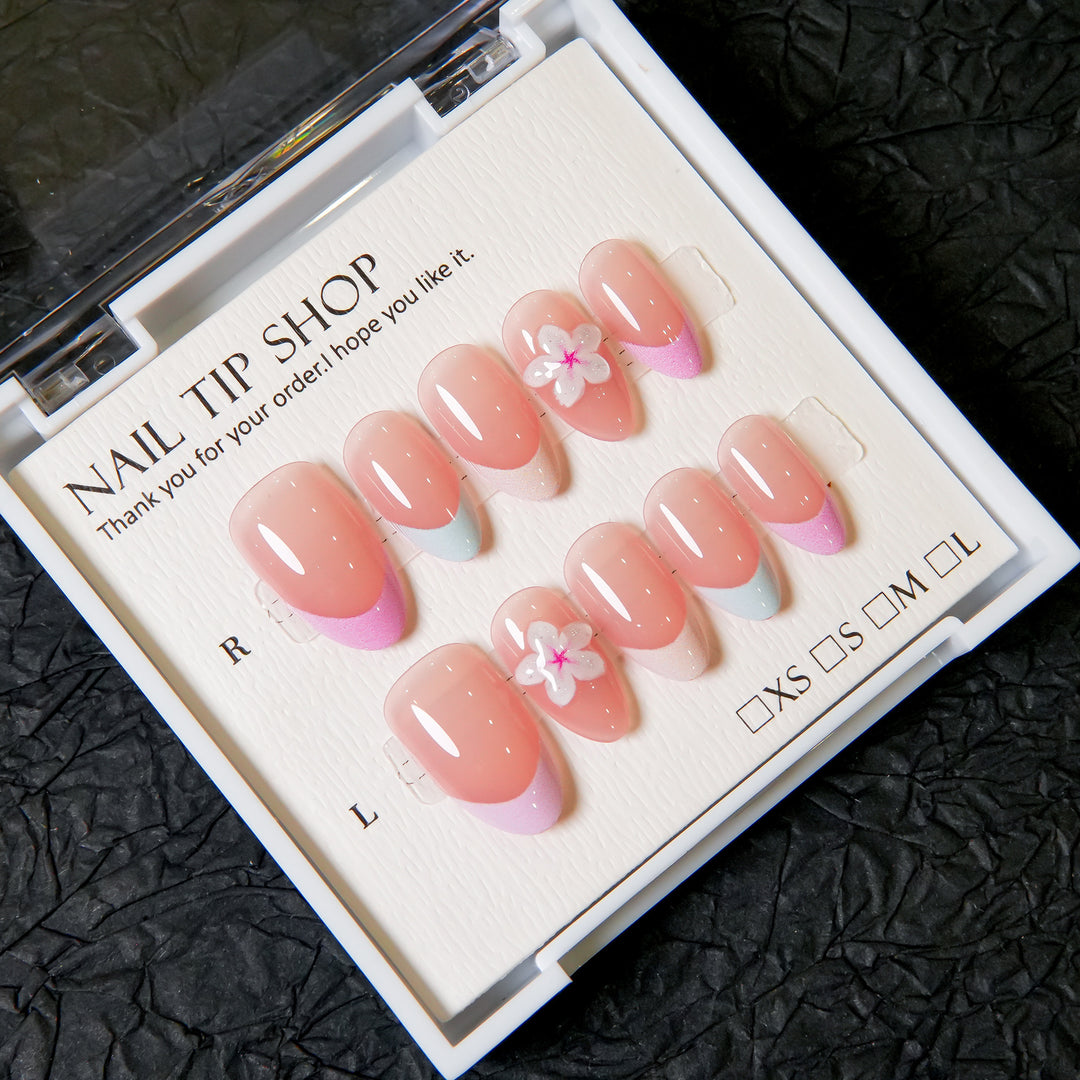 Elegant Floral Design Press-On Nail Set