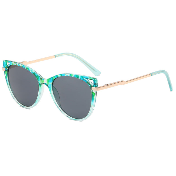 Ladies trendy cat-eye sunglasses with mirrored lenses Stornfield